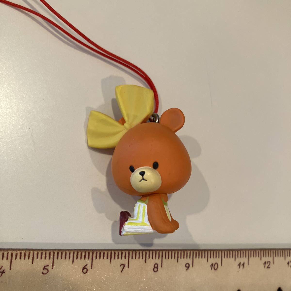 くまのがっこう◆　がんばれ！　ルルロロ 　TINY TWIN BEARS　 フィギュア　ストラップ 　ルル　 リボン_画像2