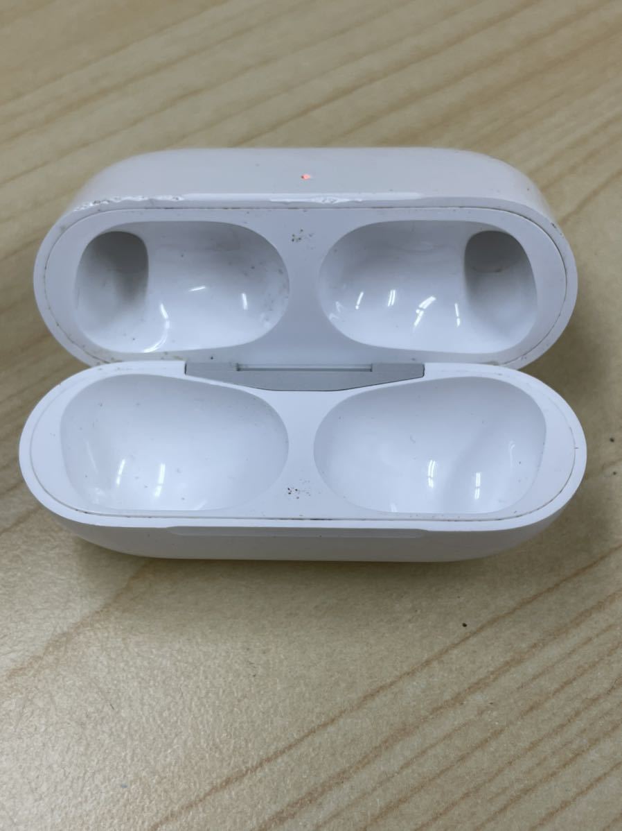 （Z47）Apple AirPods pro 第1世代 A2190 A2083 A2084 エアポッズプロ イヤホン ケース付き _画像4