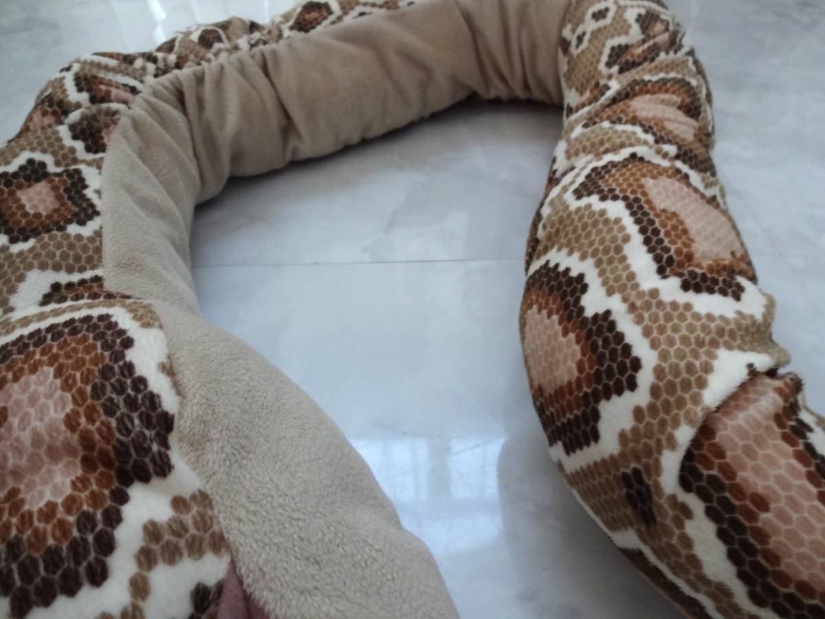 【IKEA】　へび ぬいぐるみ 大きい 150cm ★　抱き枕 ヘビ 蛇 イケア ふわふわ _画像3