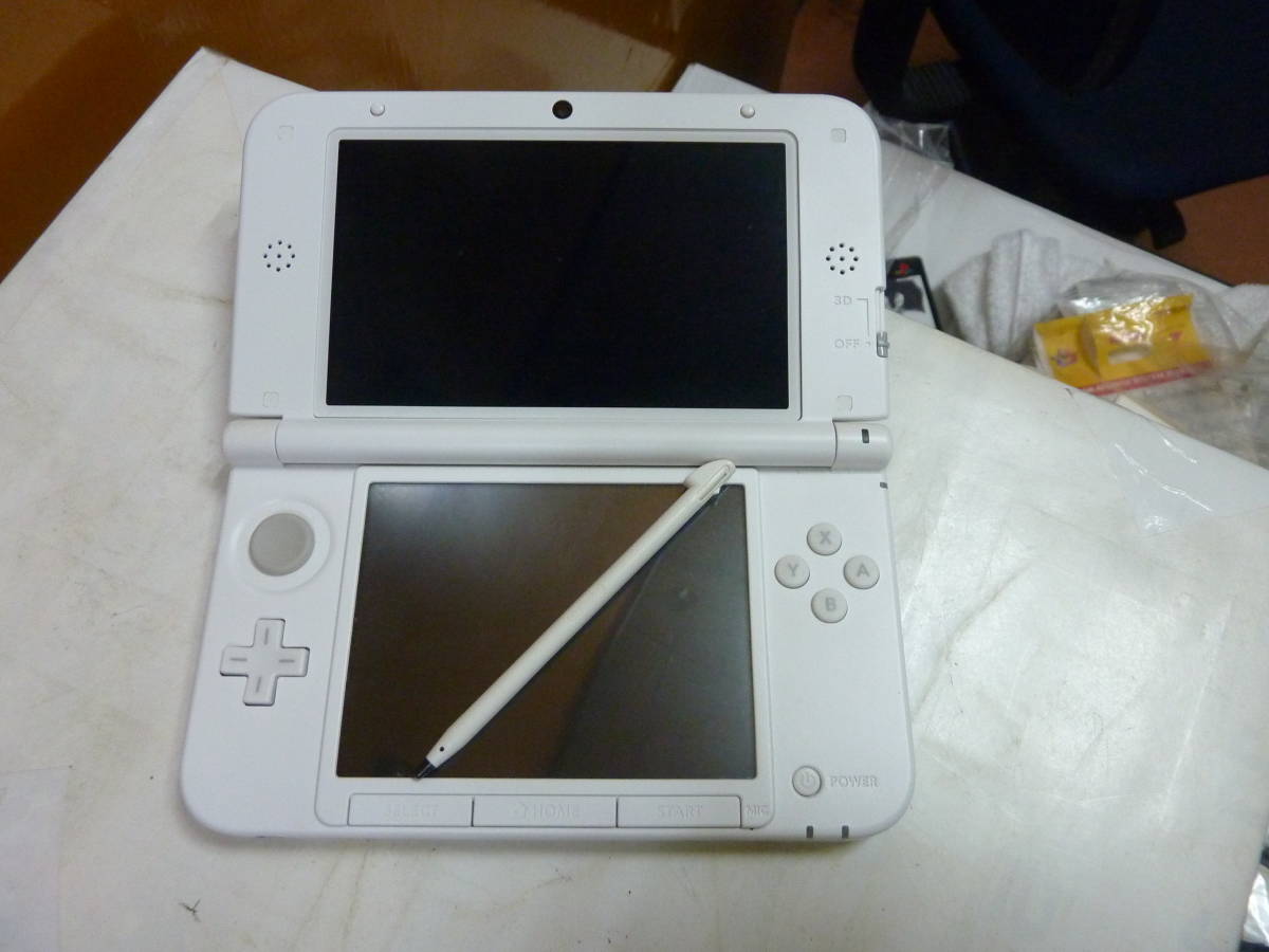 任天堂 NINTENDO 3DS LL / SPR-001 ]白 本体約15.5㎝ 初期動作確認済
