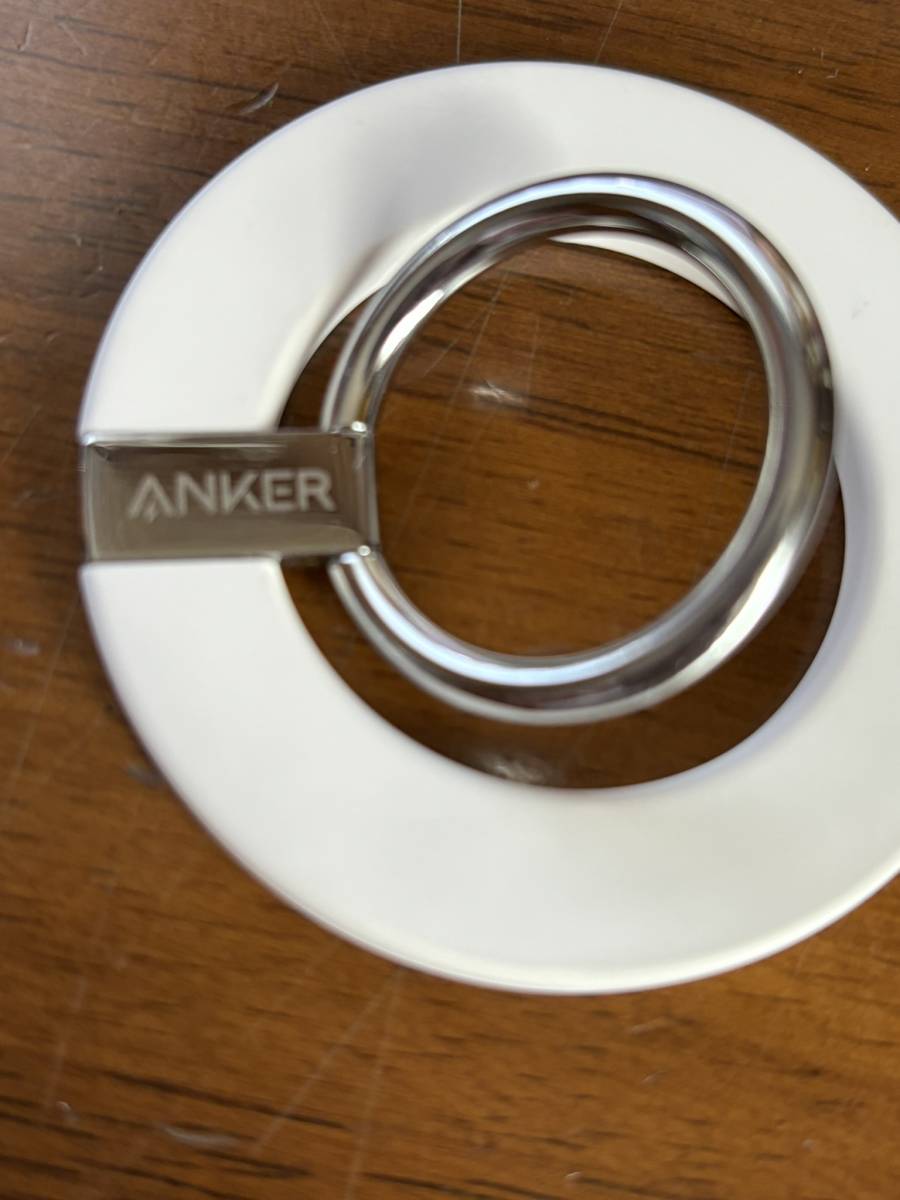 送料込み！美品！Anker 610 Magnetic Phone Grip MagGo アンカー マグネットスマホリング ホワイト_画像3