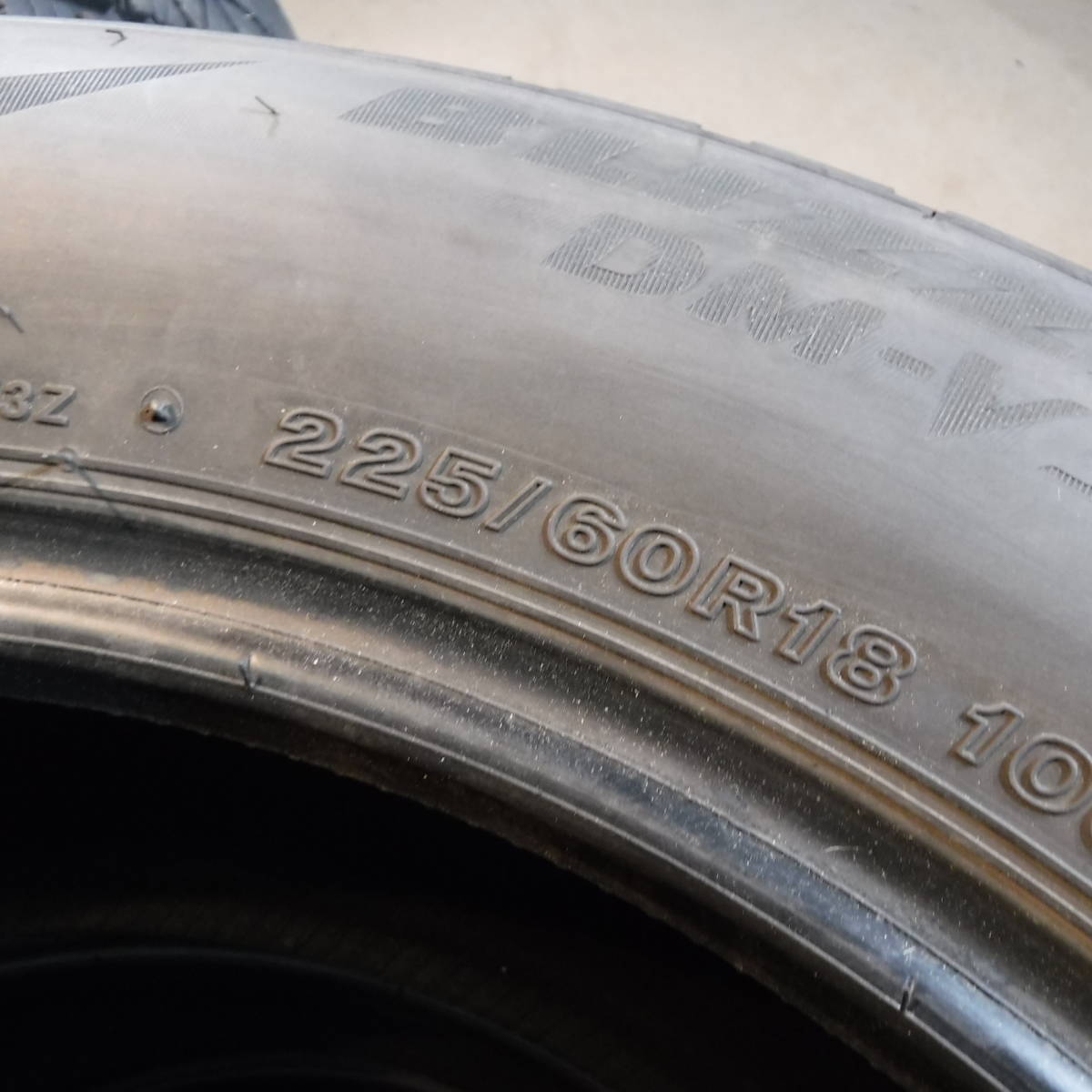 BLIZZAK ブリザック DM-V3 225/60R18 BRIDGESTONE(ブリヂストン) 愛知手渡し,交換可 スタッドレス 中古タイヤ4本 731-100-60_画像2