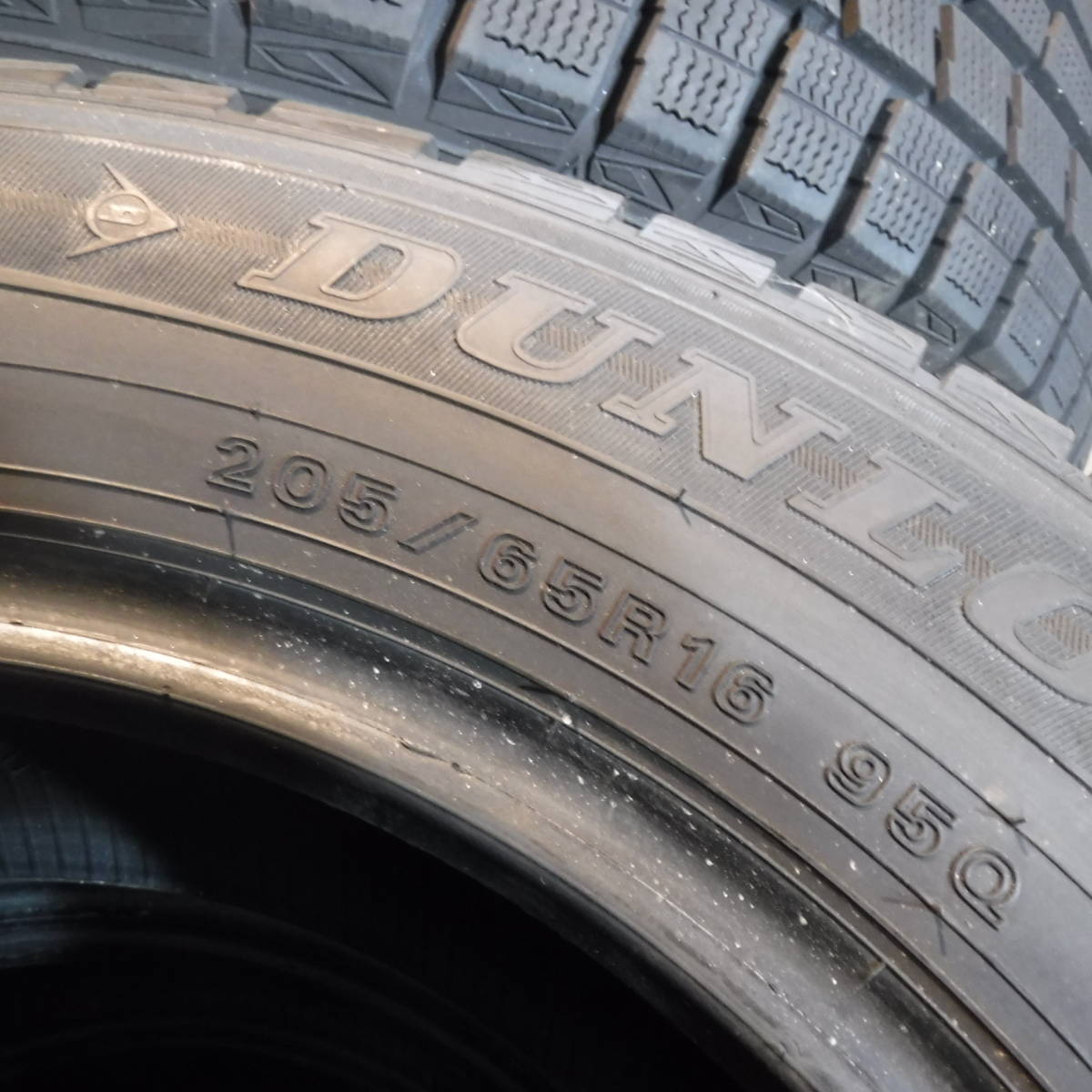 8分山 WINTER MAXX01 ウインターマックス 205/65R16 DUNLOP(ダンロップ) 愛知手渡し,交換可 スタッドレス 中古タイヤ4本 741-80-6_画像3