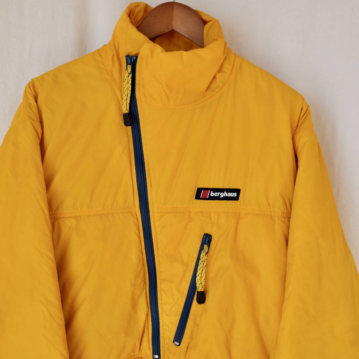 【 berghaus 】バーグハウス ビンテージ プルオーバー ジップ パディング ジャケット / イエロー 黄 / XL / イギリス アウトドア 英国製_画像1