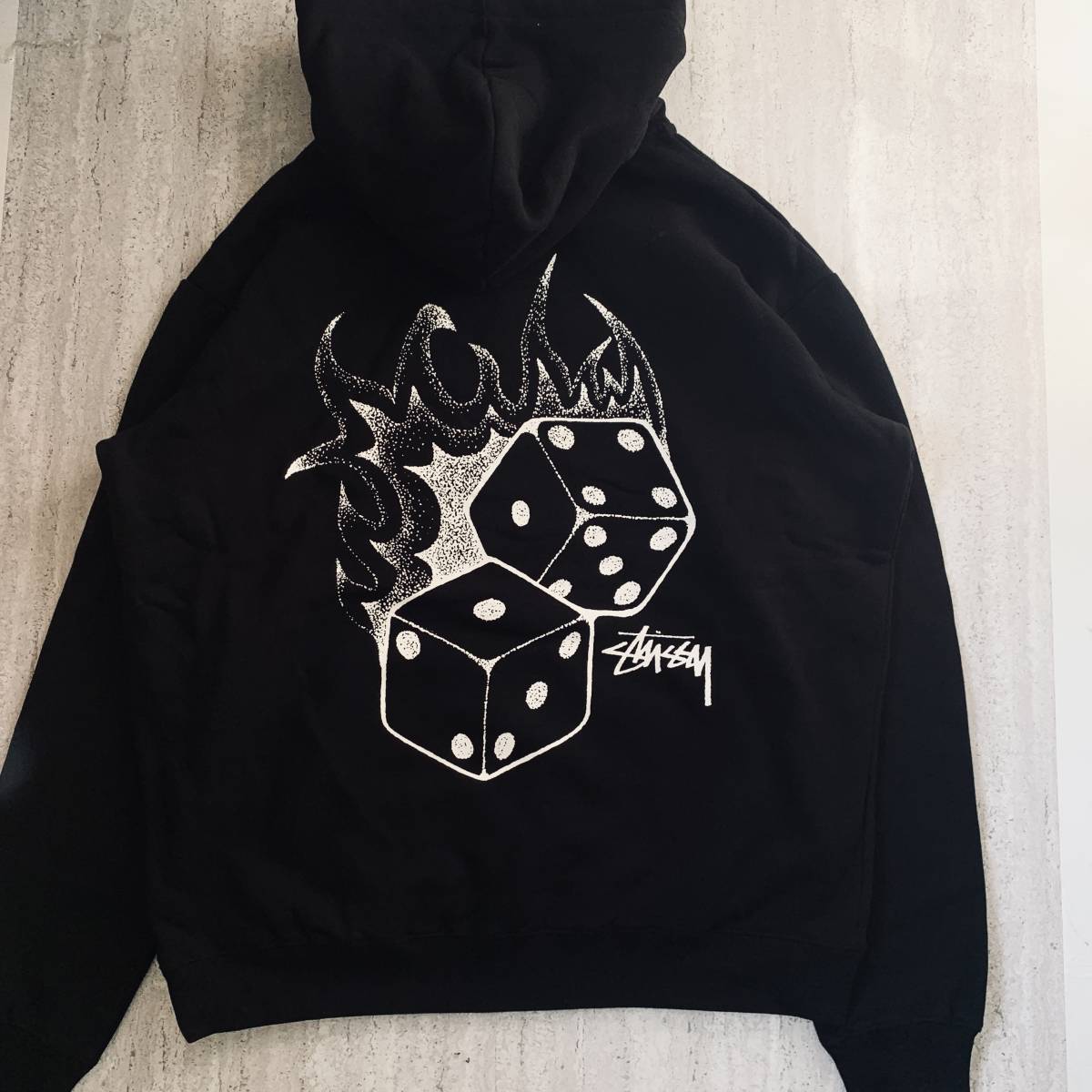 海外限定 ステューシー Stussy サイコロ パーカー XL ファイヤー 海外限定 ステューシー Stussy サイコロ パーカー XL ファイヤー