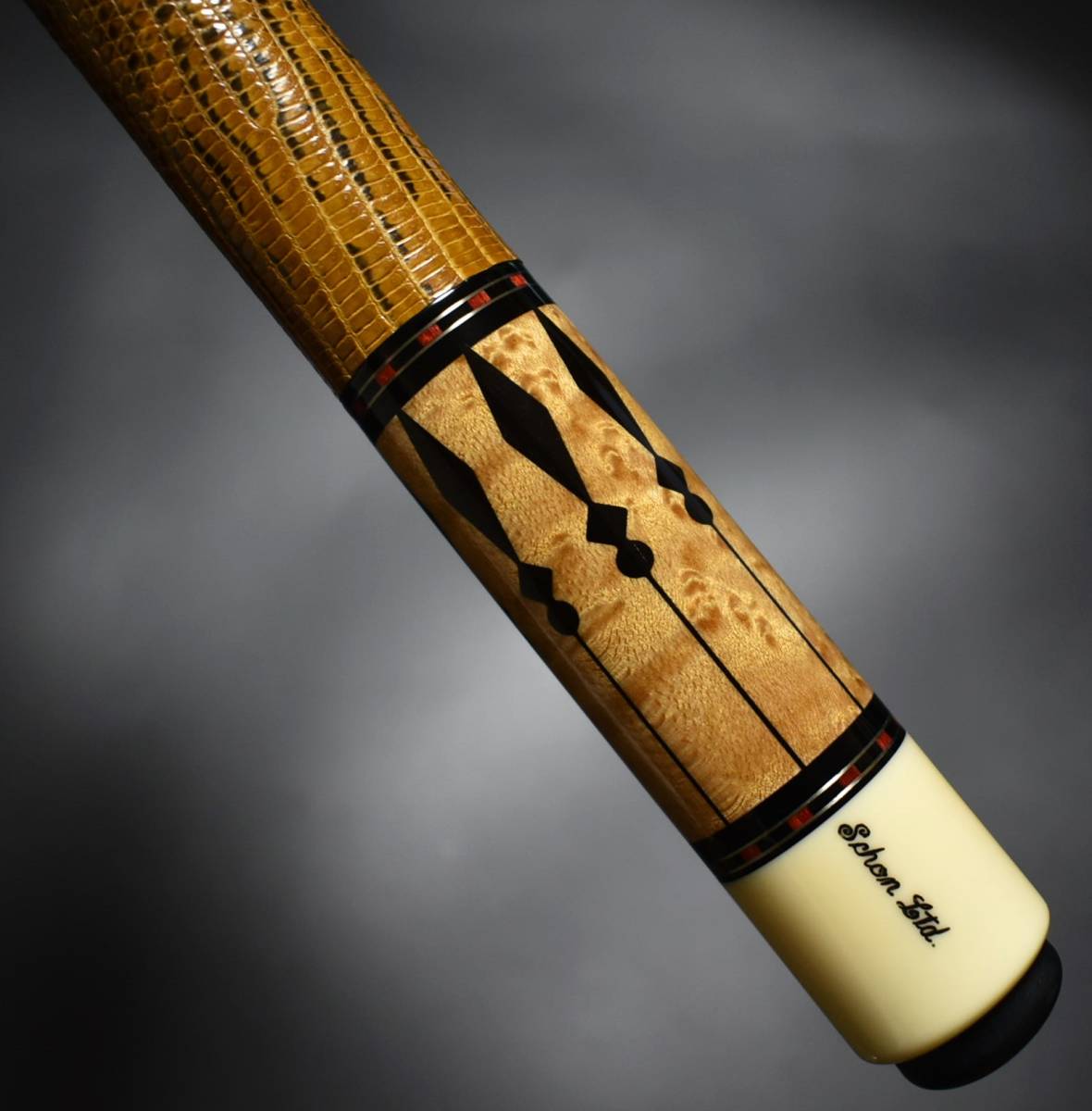  as good as new *Schon Custom Cues*LTD* finest quality Lizard original leather Sean joint protector attached 