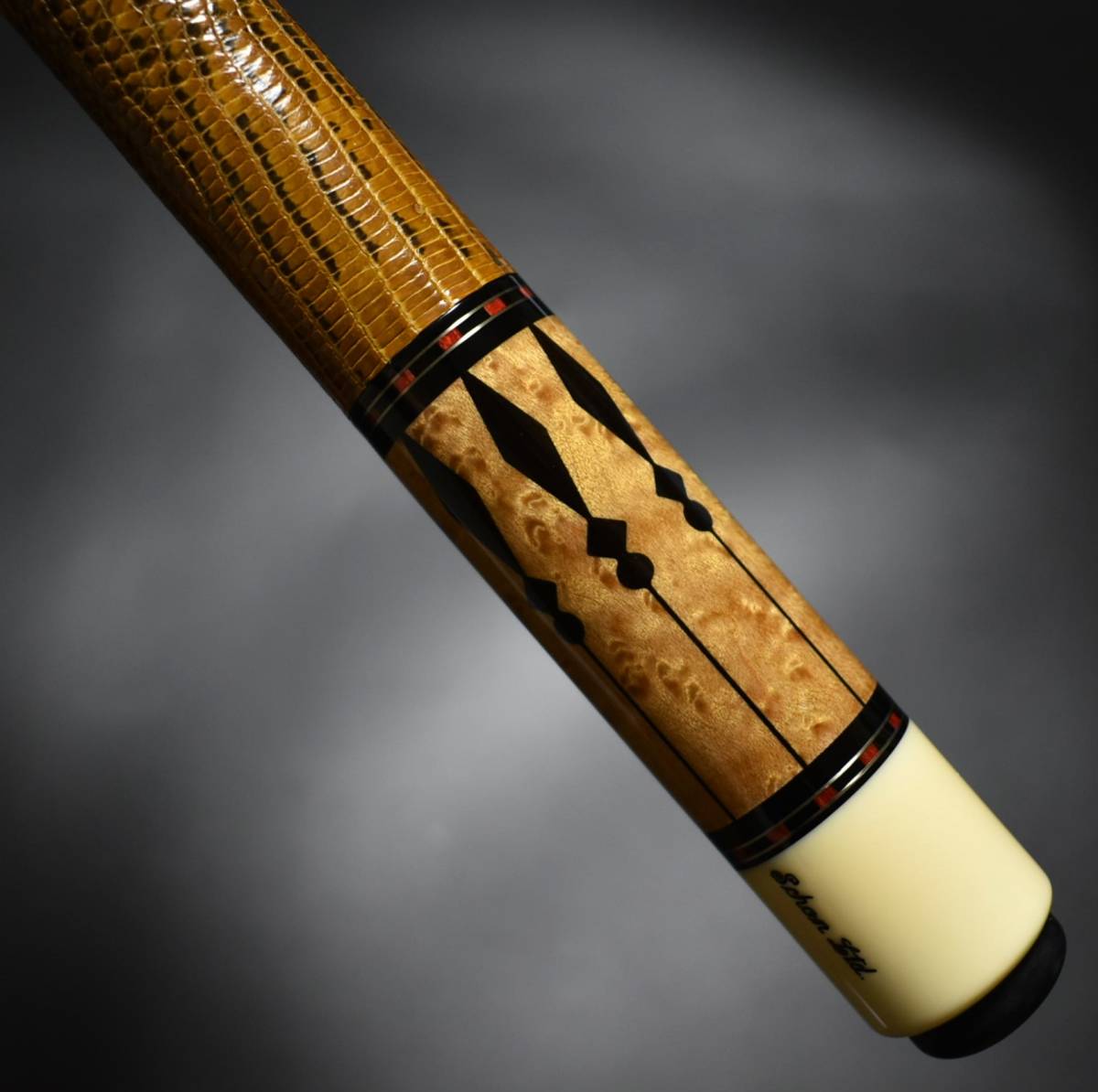  as good as new *Schon Custom Cues*LTD* finest quality Lizard original leather Sean joint protector attached 
