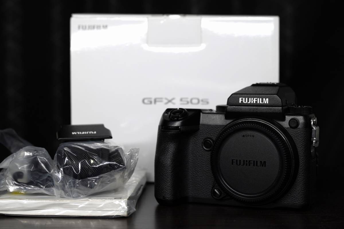 感謝の声続々！ FUJIFILM GFX50S フジフィルム ボディ 動作良好 元箱