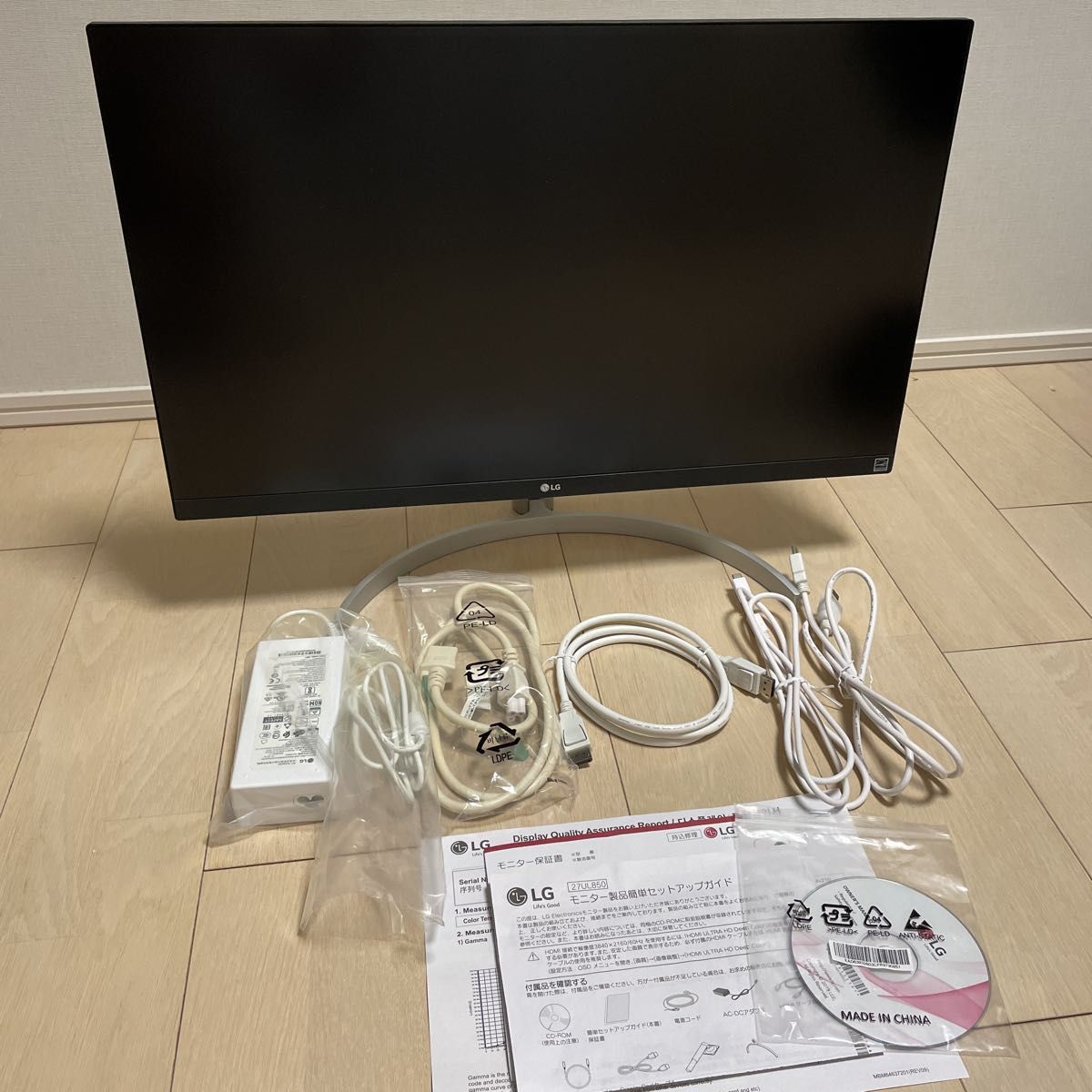 美品 LG 27インチ 4Kモニター 27UL850-W /IPS非光沢/Type-C/HDMI×2/DP/スピーカー/高さ調節