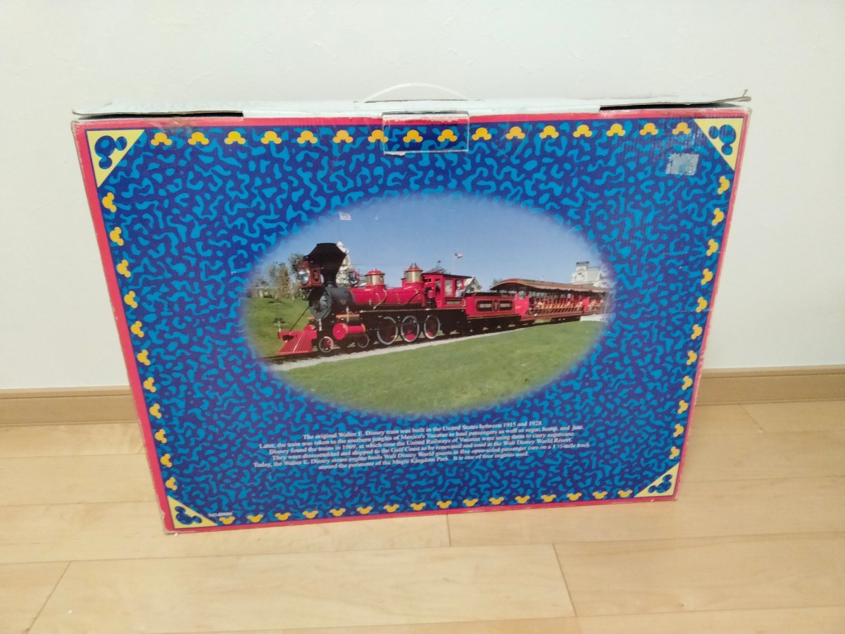 鉄道模型（Gゲージサイズ）　ディズニー　蒸気機関車と客車セット_画像2