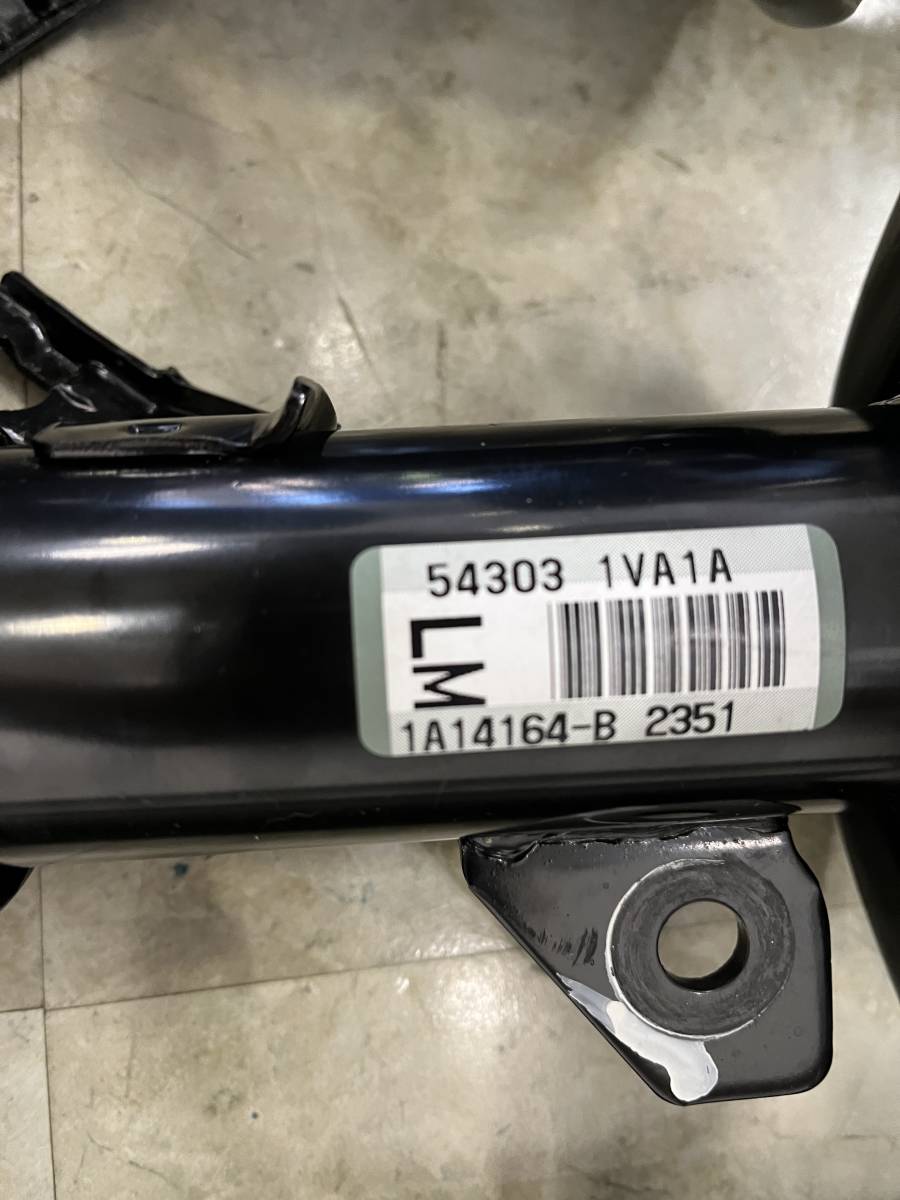 新車外し品 ニッサン C26 セレナ 純正 サスペンション 新車外し品 ニッサン C26 セレナ 純正 サスペンション