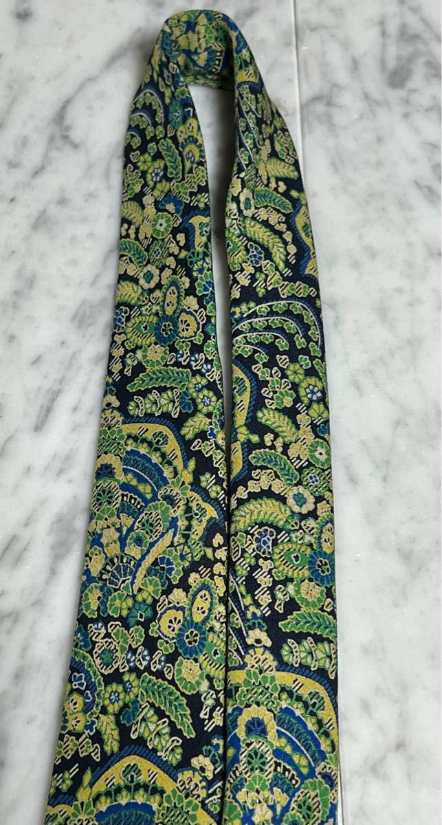 未使用品 Christian Dior グリーン系 総柄 植物|PayPayフリマ