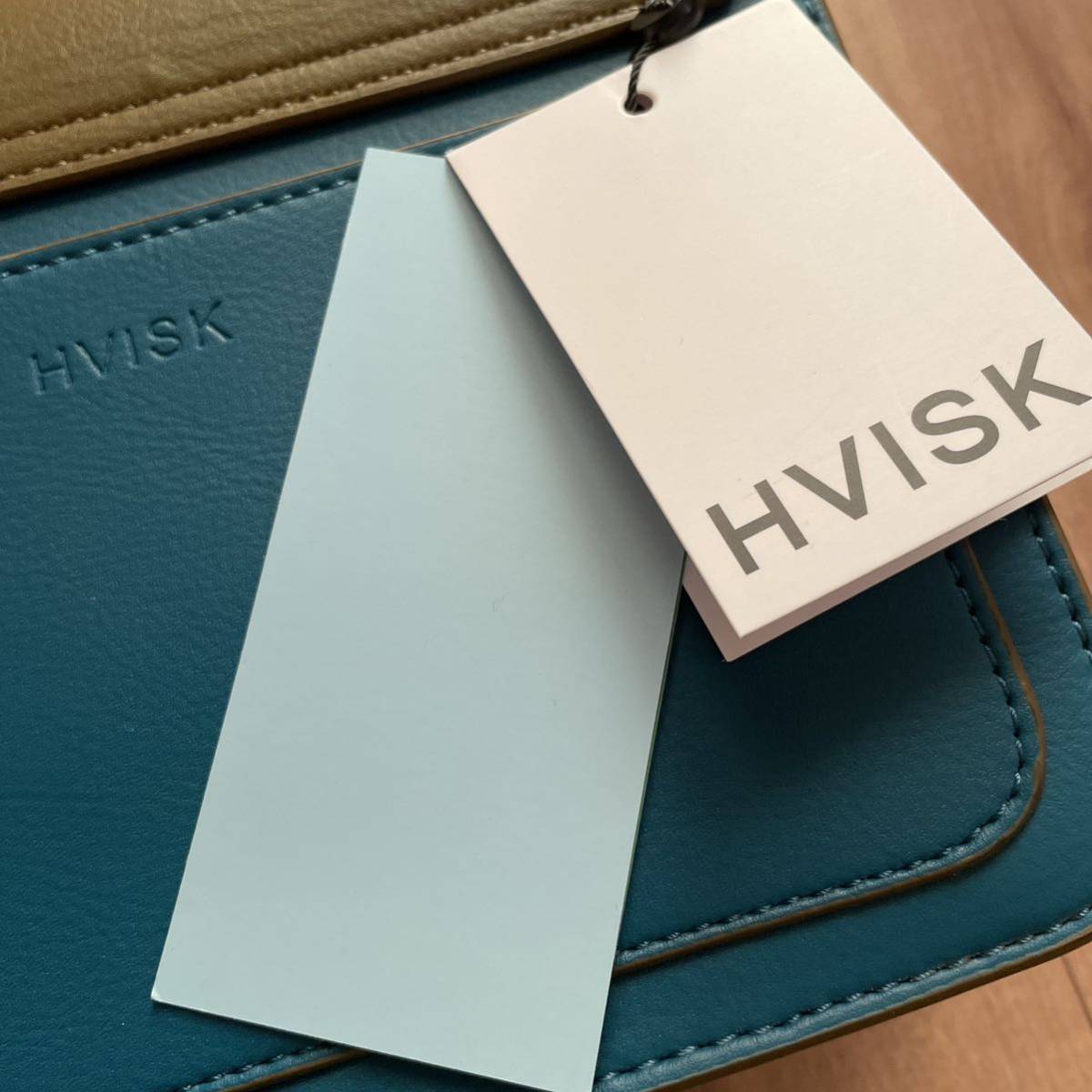 新品 HVISK ヴィスク ショルダーバック 定価¥2万4200円｜PayPayフリマ