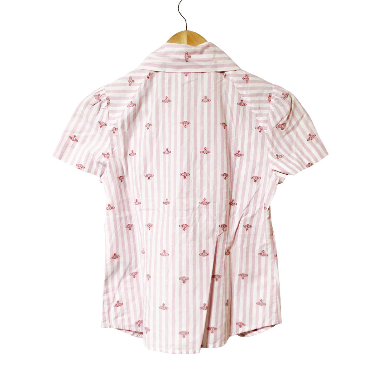 Vivienne Westwood RED LABEL ヴィヴィアンウエストウッド シャツ ブラウス オーブ 刺繍 総柄 半袖 ストライプ 1 白 ピンク レディース A22_画像2
