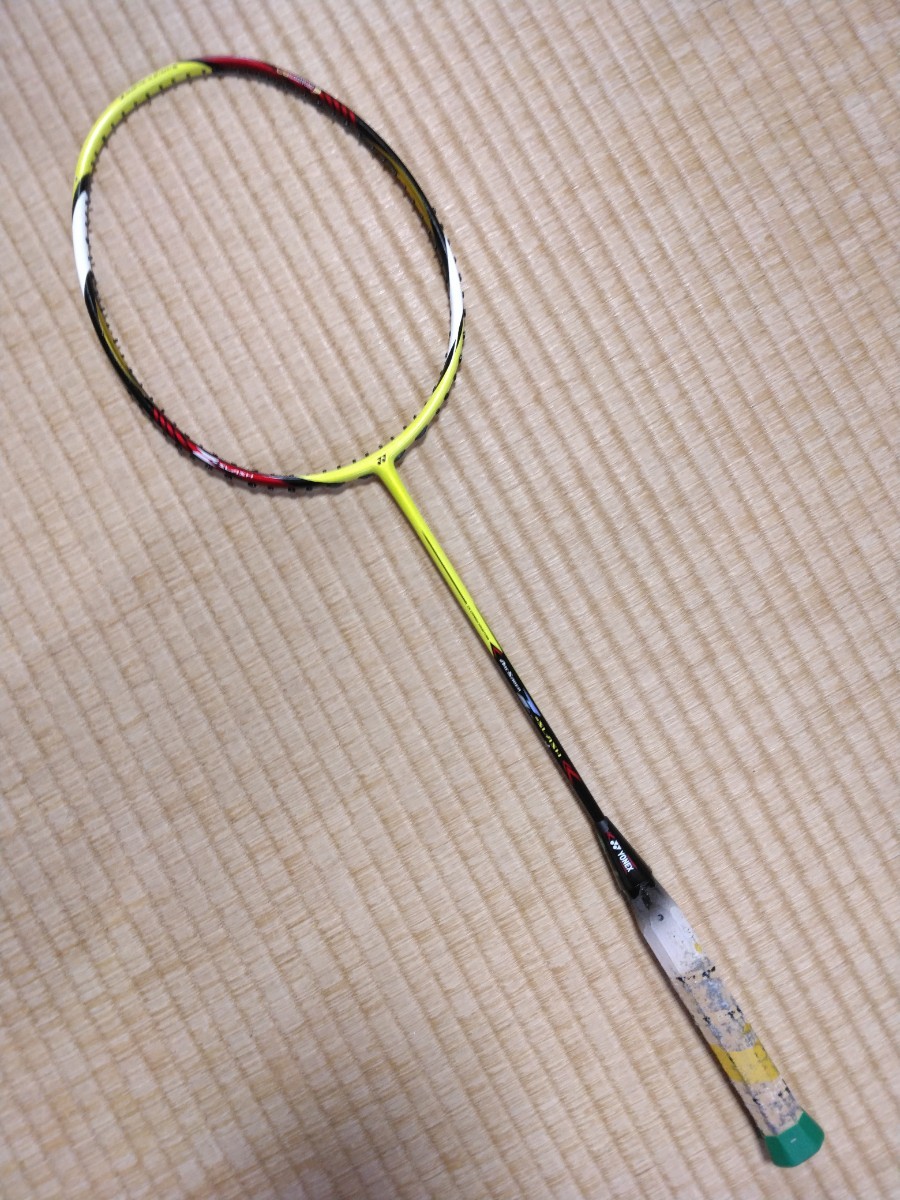 高い素材 YONEX アークセイバーZスラッシュ バドミントンラケット