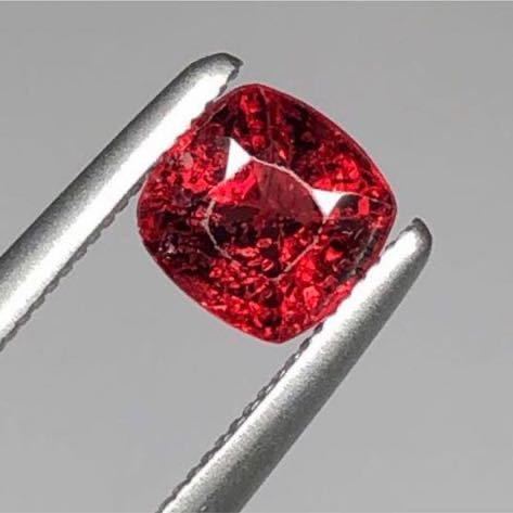 天然レッドスピネル ルース-