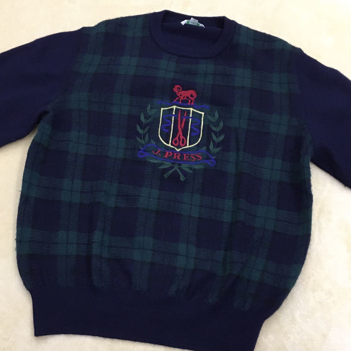 J.PRESS GOLF CLUB ジェイプレス ゴルフクラブ スポーツウェア ニットセーター 刺繍 切替デザイン ブラックウォッチ チェック サイズLL_画像3