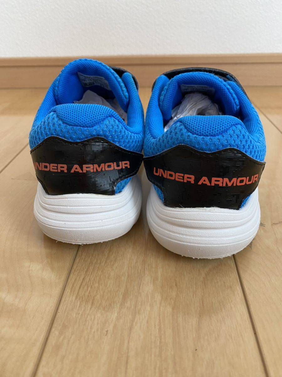 【21.5cm】★UNDER ARMOUR アンダーアーマー キッズ ジュニア 靴 ランニングシューズ★_画像5