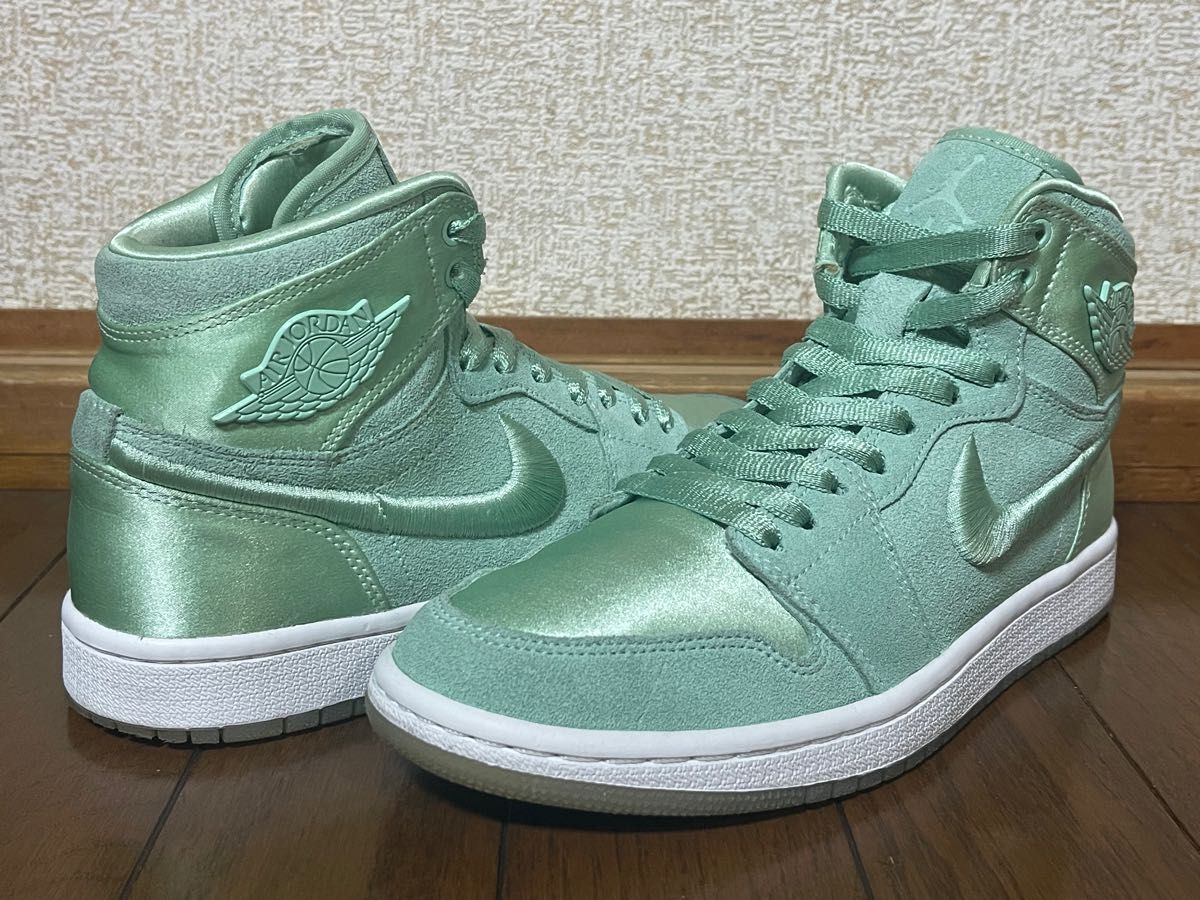 NIKE WMNS AIR JORDAN 1 RET HIGH SEASON OF HER 