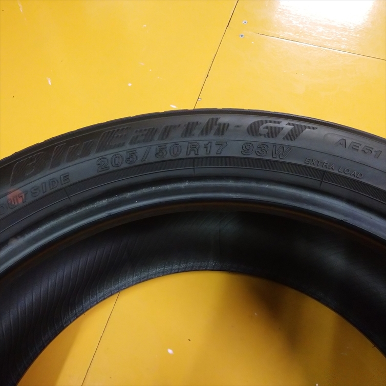 N-1057【中古タイヤ】205/50R17 YOKOHAMA BluEarth-GT AE51 8分山×1本 アクセラなど【福岡 店頭交換もOK】_画像6