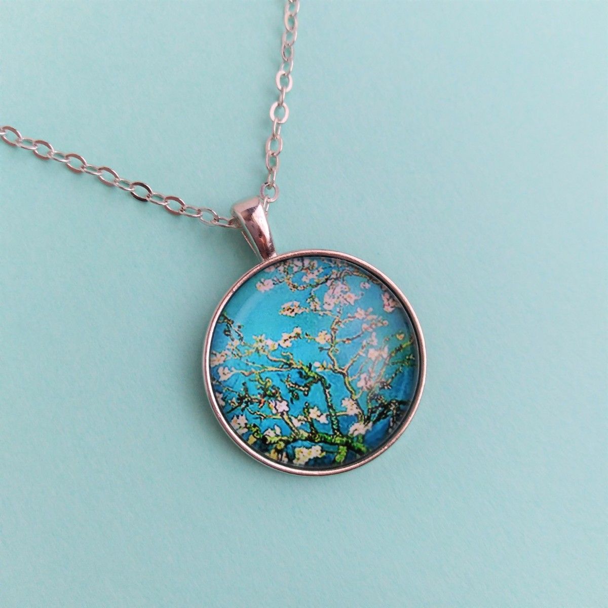 『花咲くアーモンドの木の枝』ゴッホ　絵画　ネックレス　ペンダント　シルバーカラー　レディース　メンズ　カボション　ガラス
