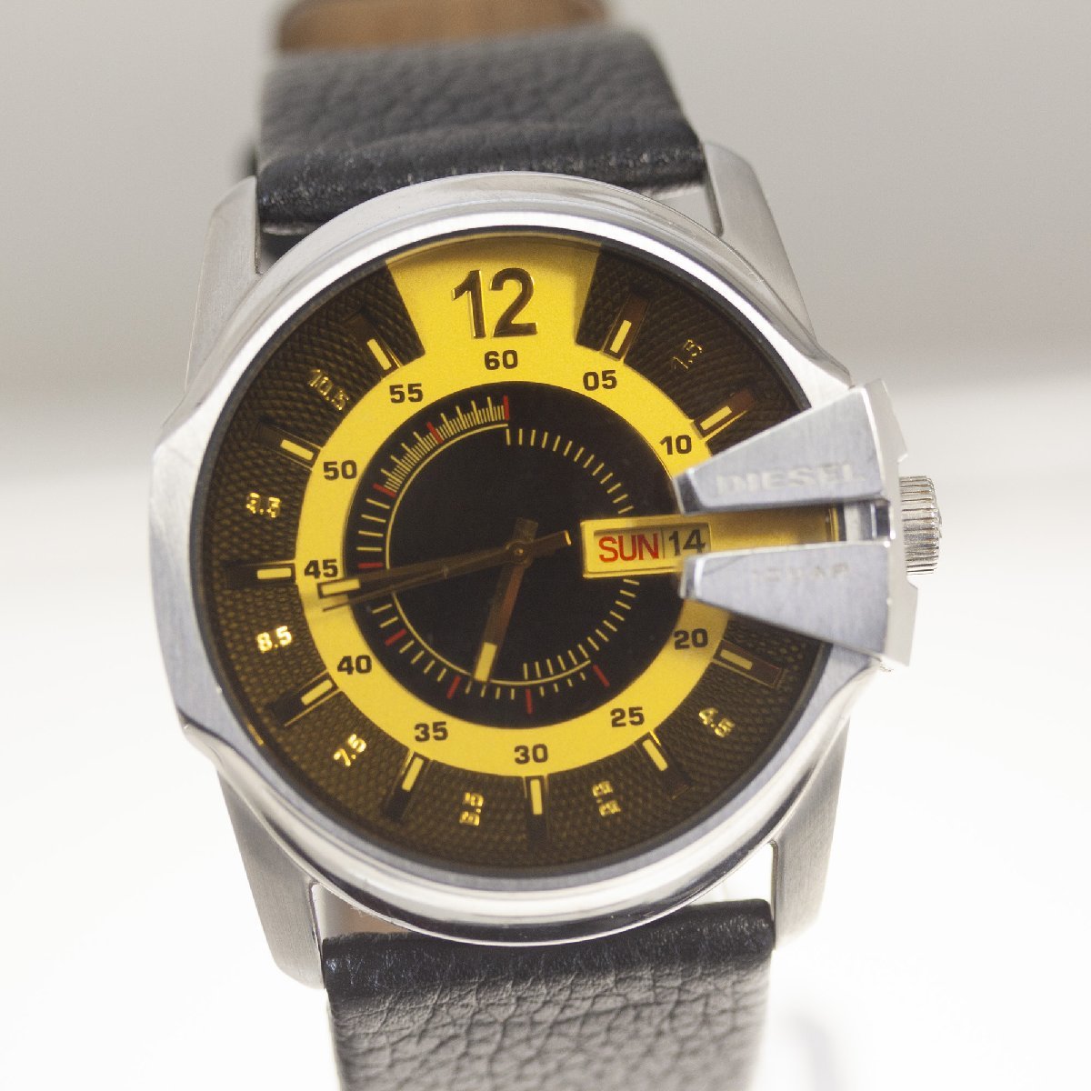 ディーゼル　DZ-1207　クオーツ腕時計　イエローダイヤル　レザーベルト　中古動作品_画像1