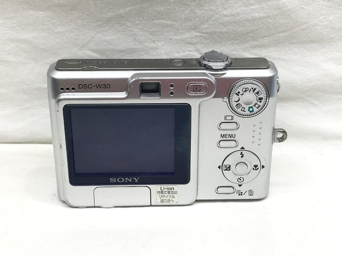 NO.27【動作未確認】SONY　ソニー　サイバーショット　DSC-W30　デジカメカメラ　本体のみ　シルバー　_画像2