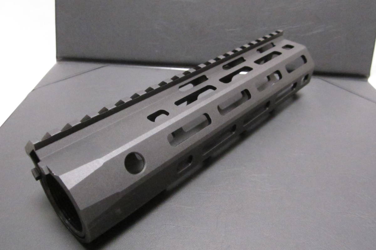 3F） M4系　フルメタル　M-LOK　ハンドガード　BK　213ｍｍ_画像4