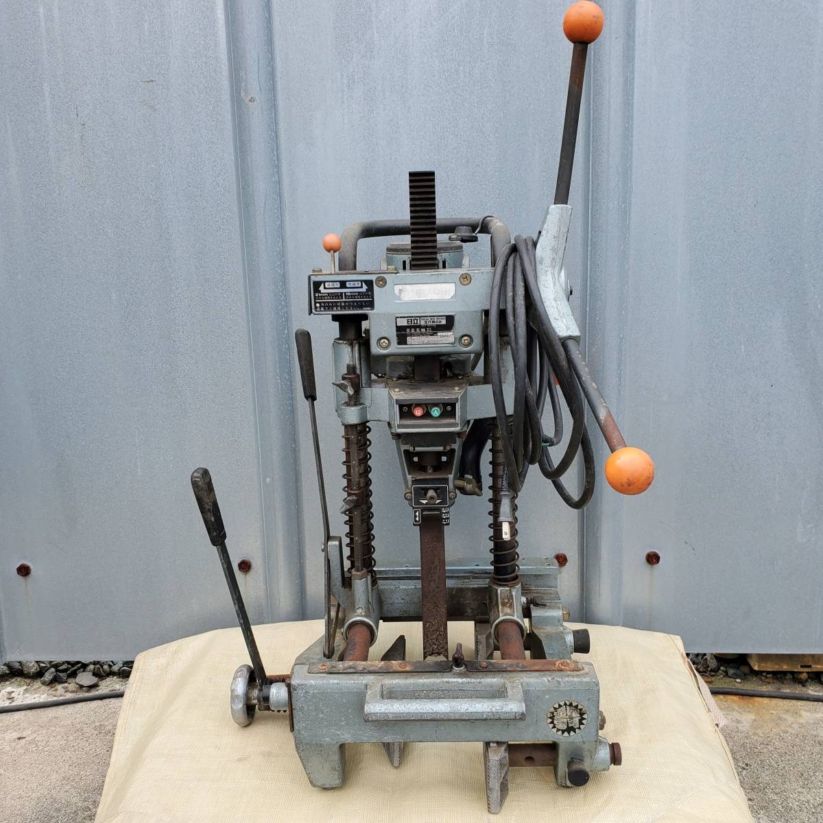 HITACHI 深穴角のみ BS30SA 30mm 穴あけ最大能力 30×30㎜ 電動工具