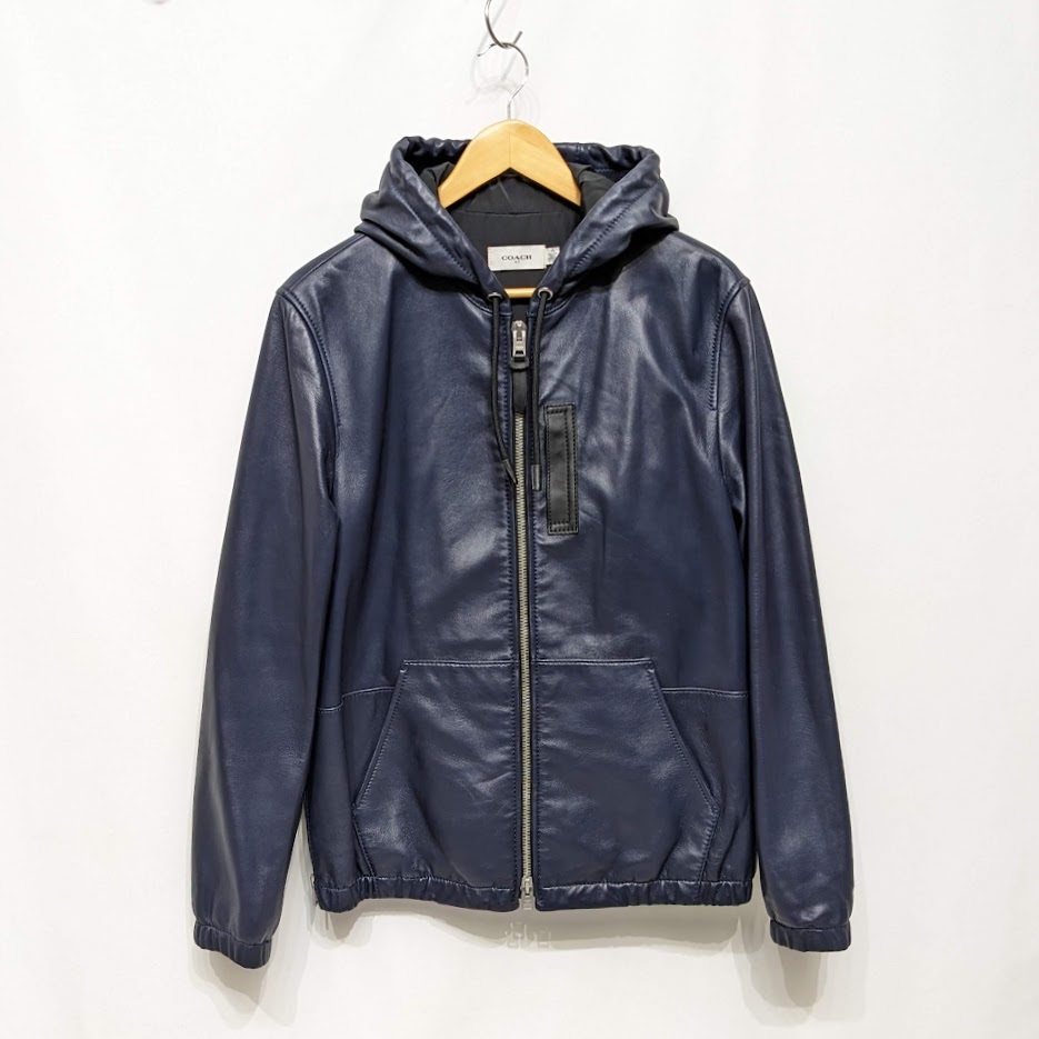 美品 COACH コーチ ラムレザー フード ジャケット ネイビー 美品 COACH コーチ ラムレザー フード ジャケット ネイビー