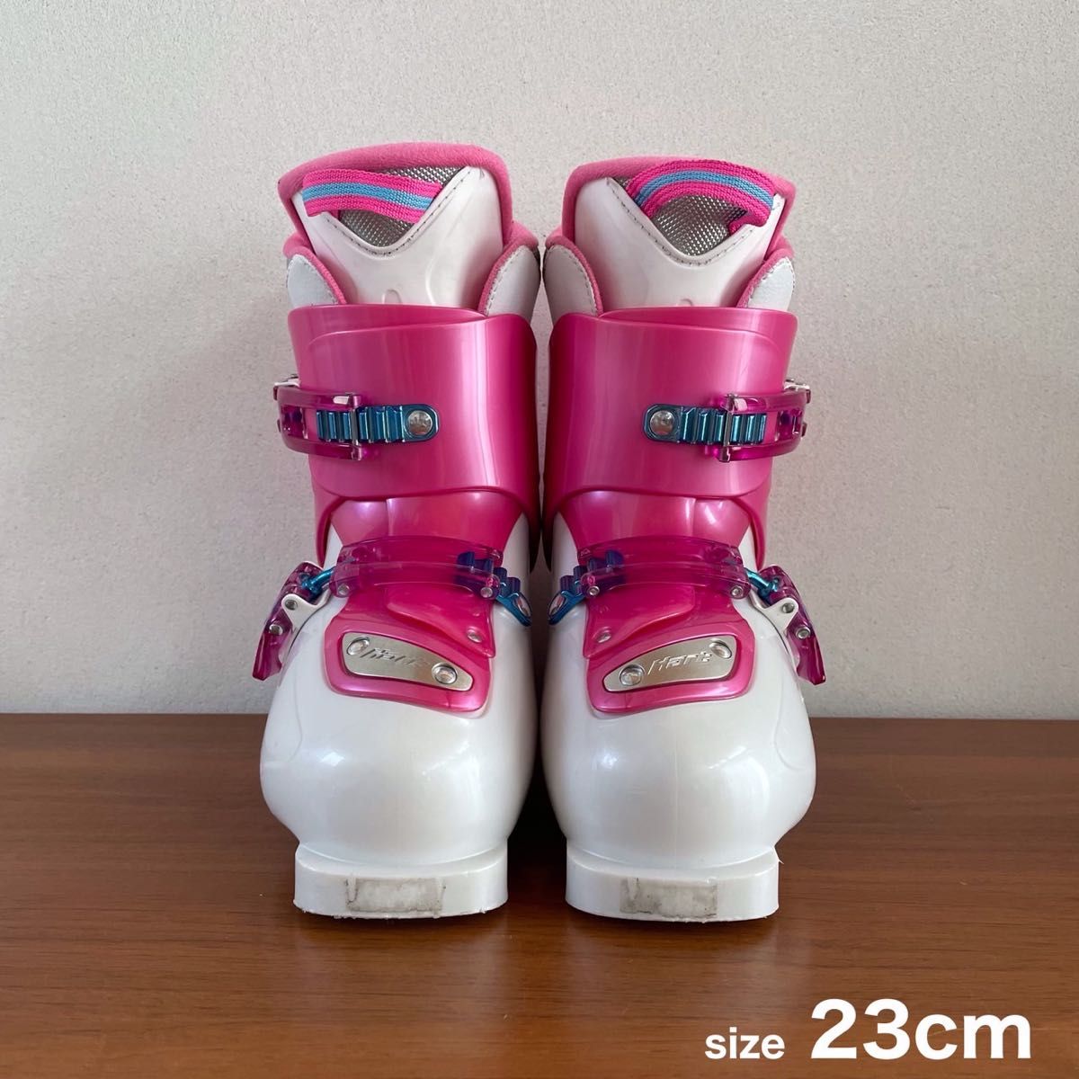 女児スキーブーツ23cm - ブーツ(子ども用)