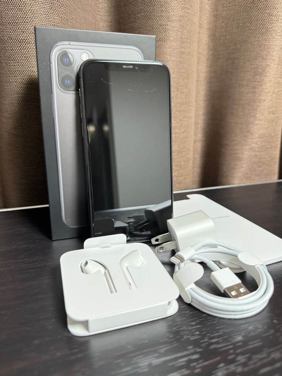 iPhone Pro GB スペースグレイ SIMフリー 画面若干小傷有