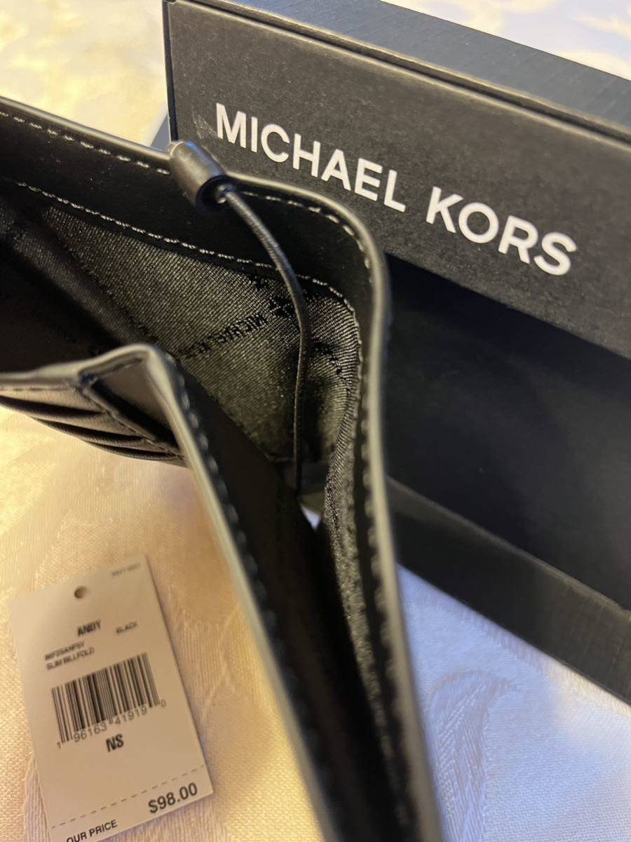 新品MICHAELKORS マイケルコースメンズ　二つ折り財布　黒　ギフト カード入れ 小銭入れなし 折り財布 ブラック メンズ ウォレット_画像4