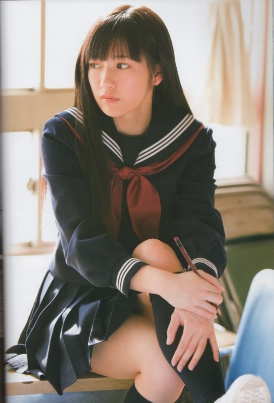 渡辺麻友 まゆゆ 写真集 AKB48 匿名発送!！送料230円_画像6