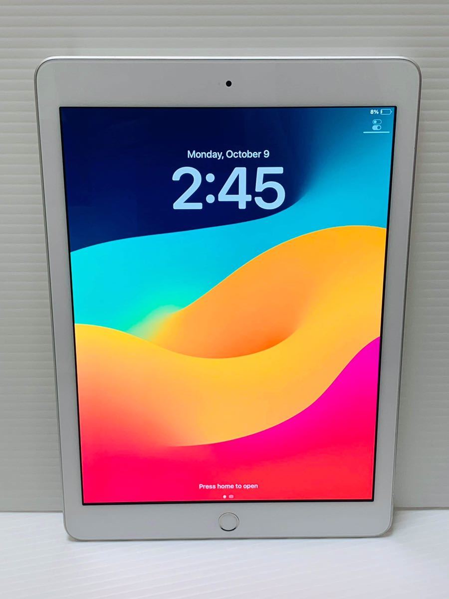 iPad 第6世代 32ギガ WiFiモデル-