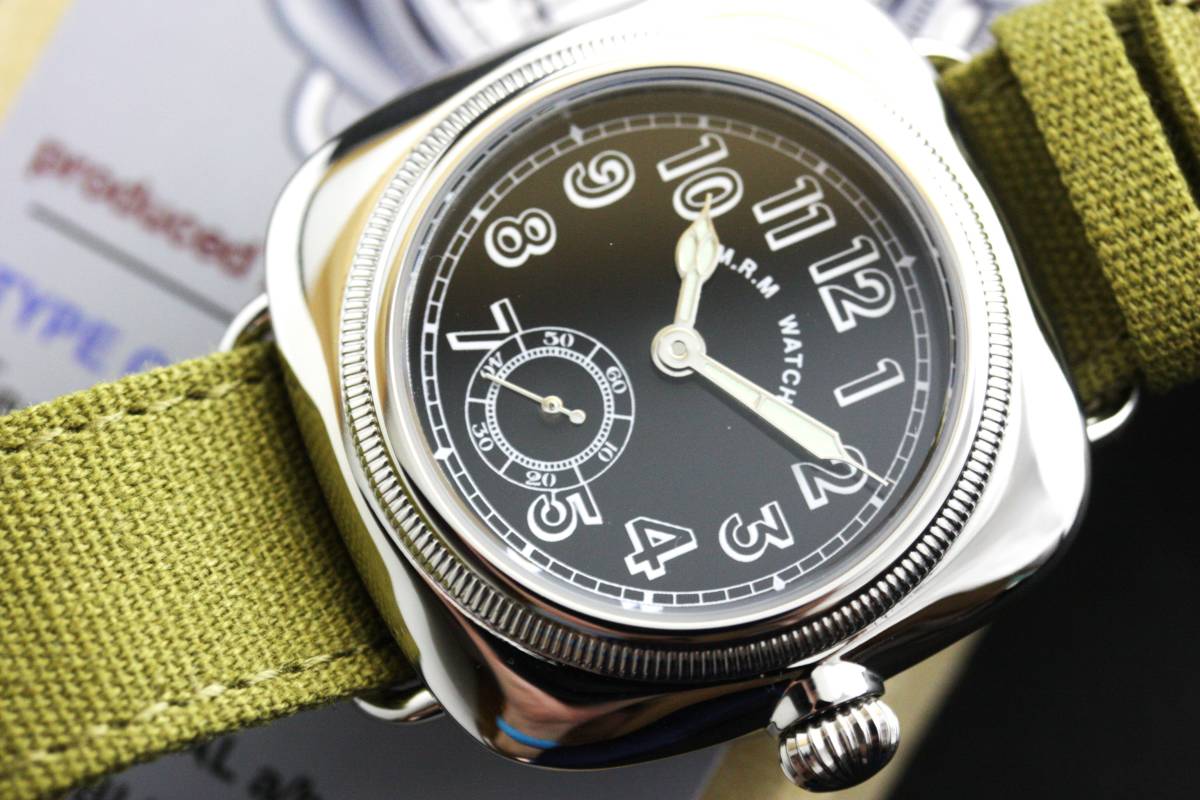 M.R.M WATCH 1930年代の復刻 クッションウォッチ ヴィンテージ 12時間表示のクォーツ腕時計 スモールセコンド モントルロロイ CU-BL-02