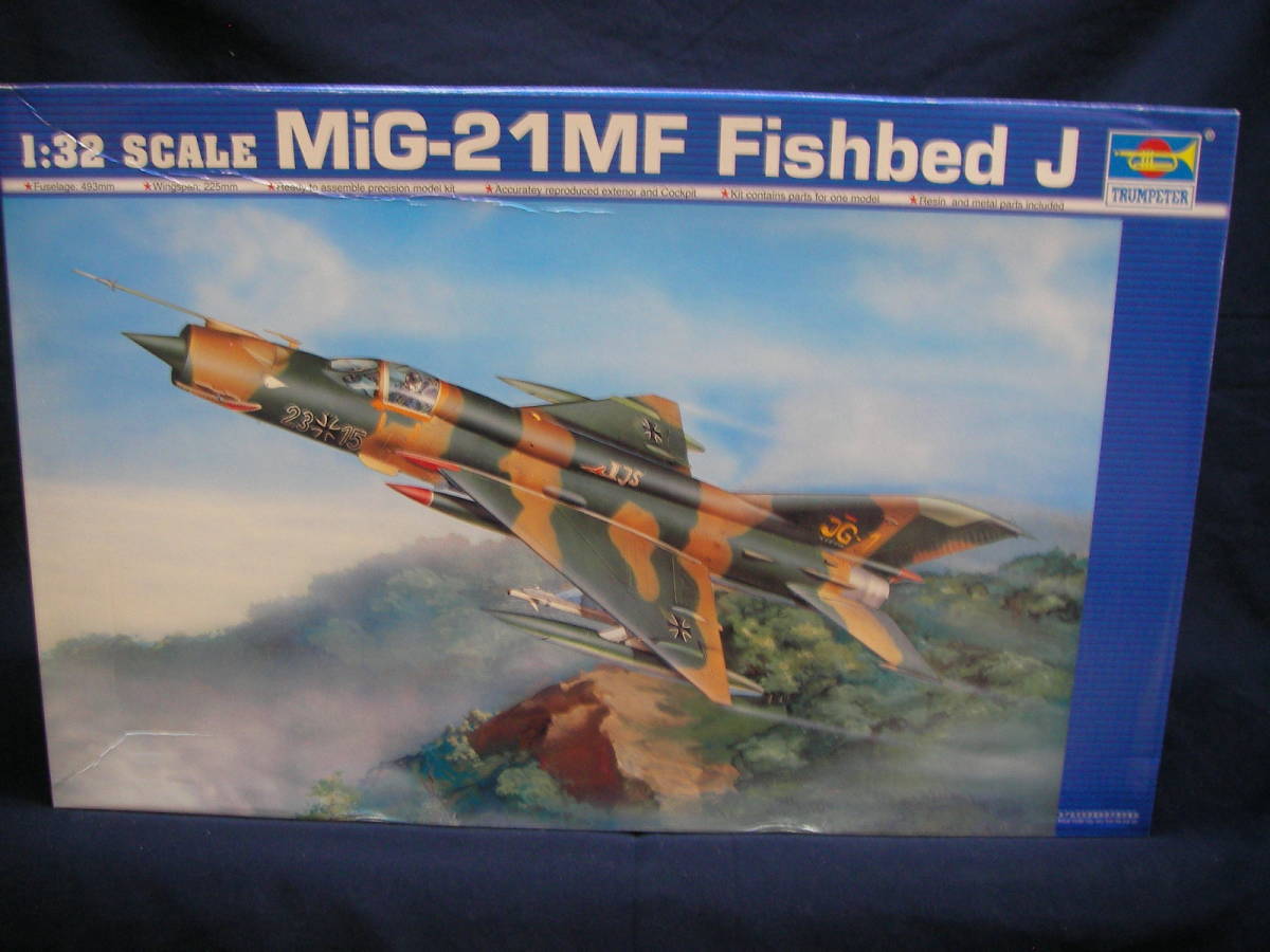 高価値セリー 339 02218 100C2 箱傷NG 1/32mig-21ミグ21MF