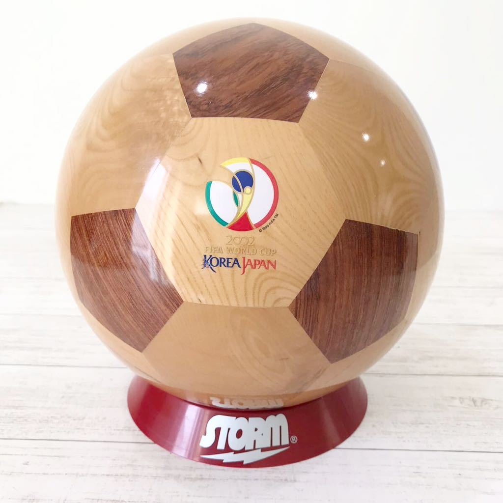 希少☆FIFA2002年日韓ワールドカップ☆木製サッカーボール☆記念品