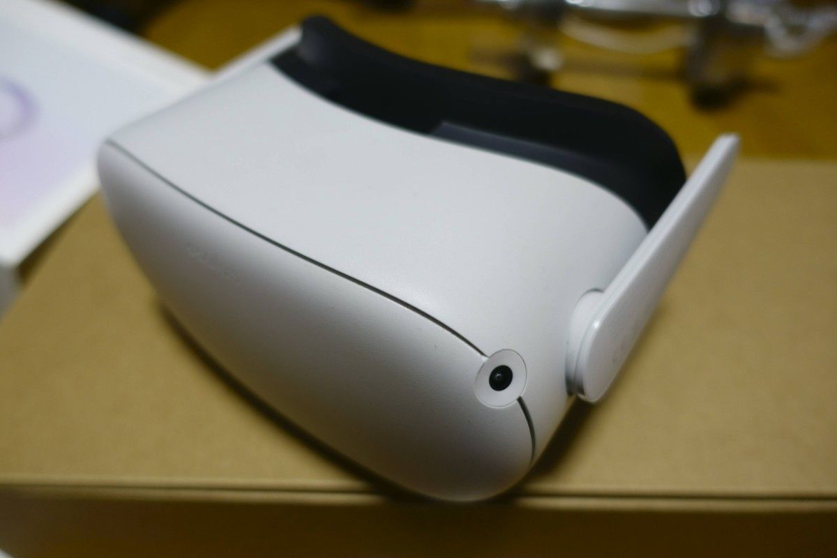 Meta Quest2+エリートストラップ+交換パッド付 VRヘッドセット-