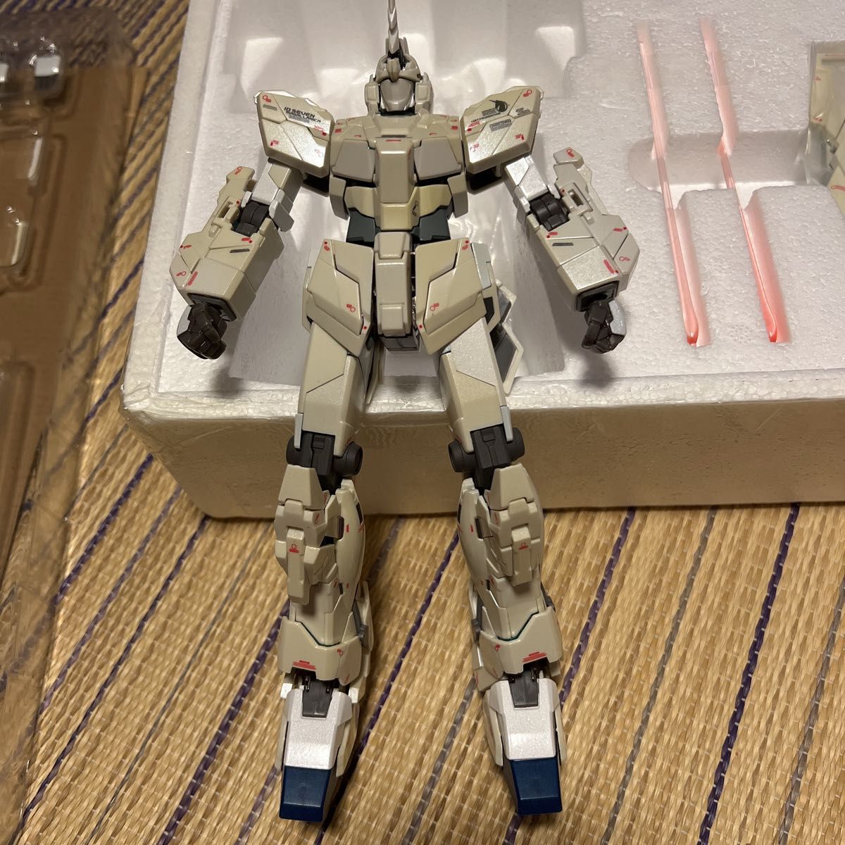 ☆格安出品☆ G.F.F. METAL COMPOSITE RX-0 ユニコーンガンダム(覚醒仕様)*難あり*