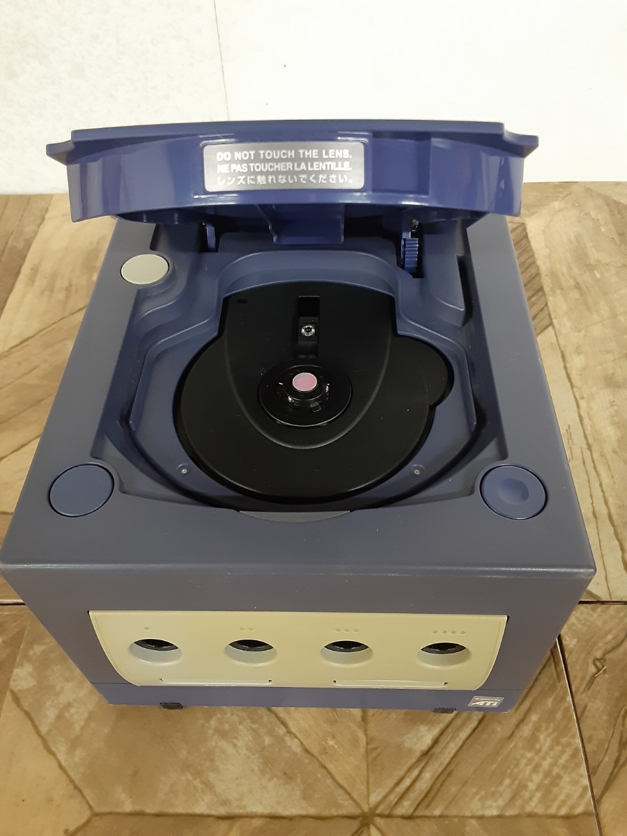 う２】 Nintendo GAMECUBE 任天堂 ゲームキューブ 本体 コントローラー AVケーブル アダプター付属 テレビゲーム 現状_画像3