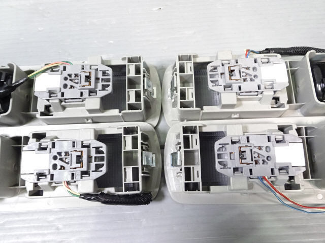 アルファード DBA-AGH30W ルームランプ 前期 S Aパッケージ 75090km ルーフ用 美品 ヴェルファイア 1kurudepa_画像5