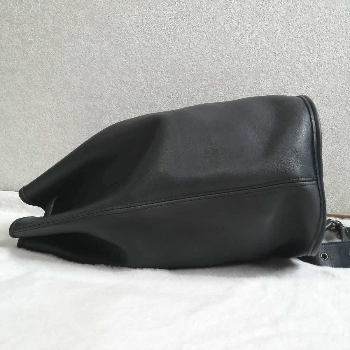 OLD COACH オールドコーチ 西口修平着用 THE SLING ショルダーバッグ 9929 ゴールド金具　巾着 USA 革 チャコールグレー  ブラック系