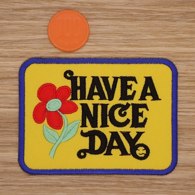 【Ｌサイズ】アイロンワッペン NO.1407 NICE DAY ナイス ＮＩＣＥ いい日 良い日 アップリケ 【郵便定形】の画像1
