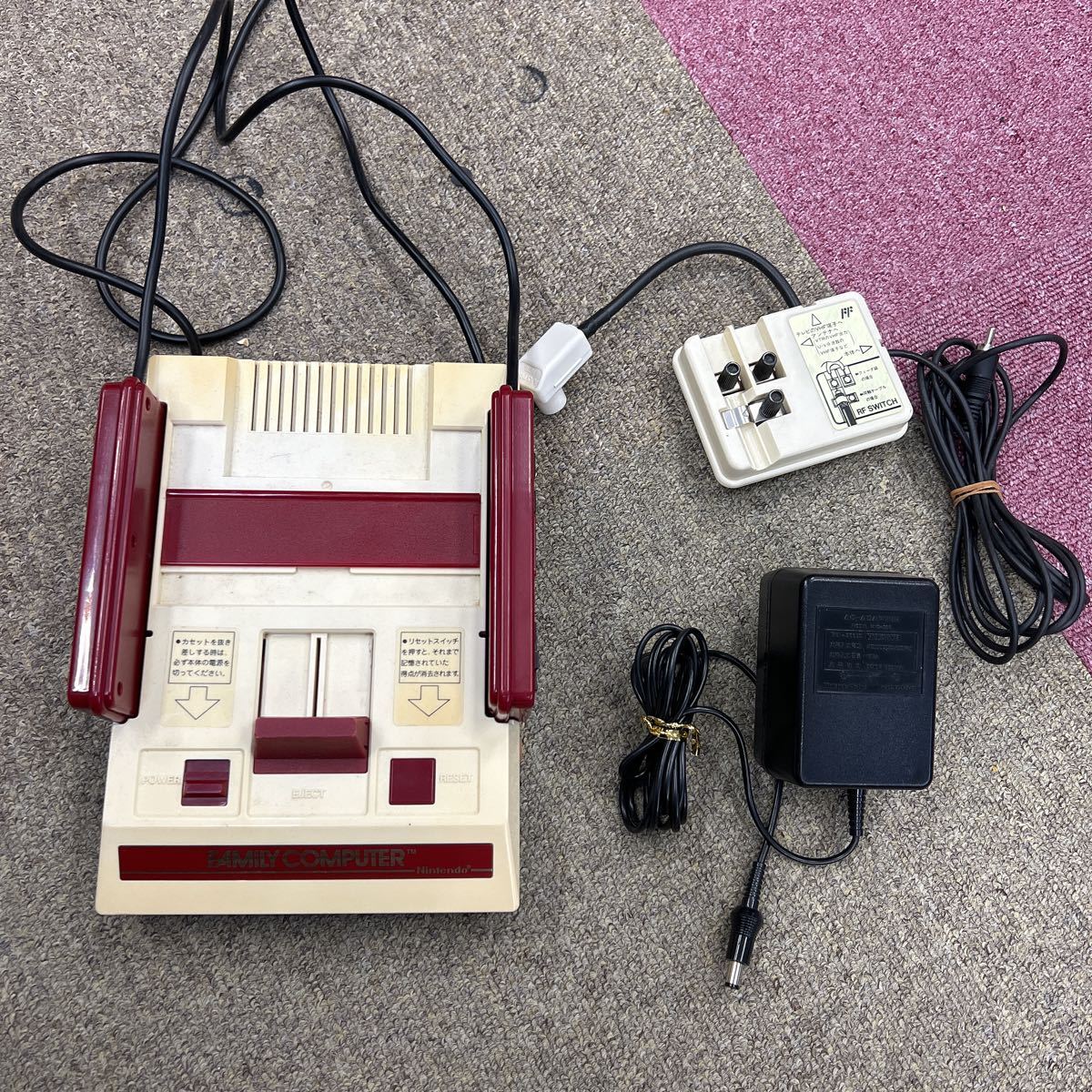 Nintendo/任天堂】HVC-001 ファミコン 本体 ファミリーコンピュータ