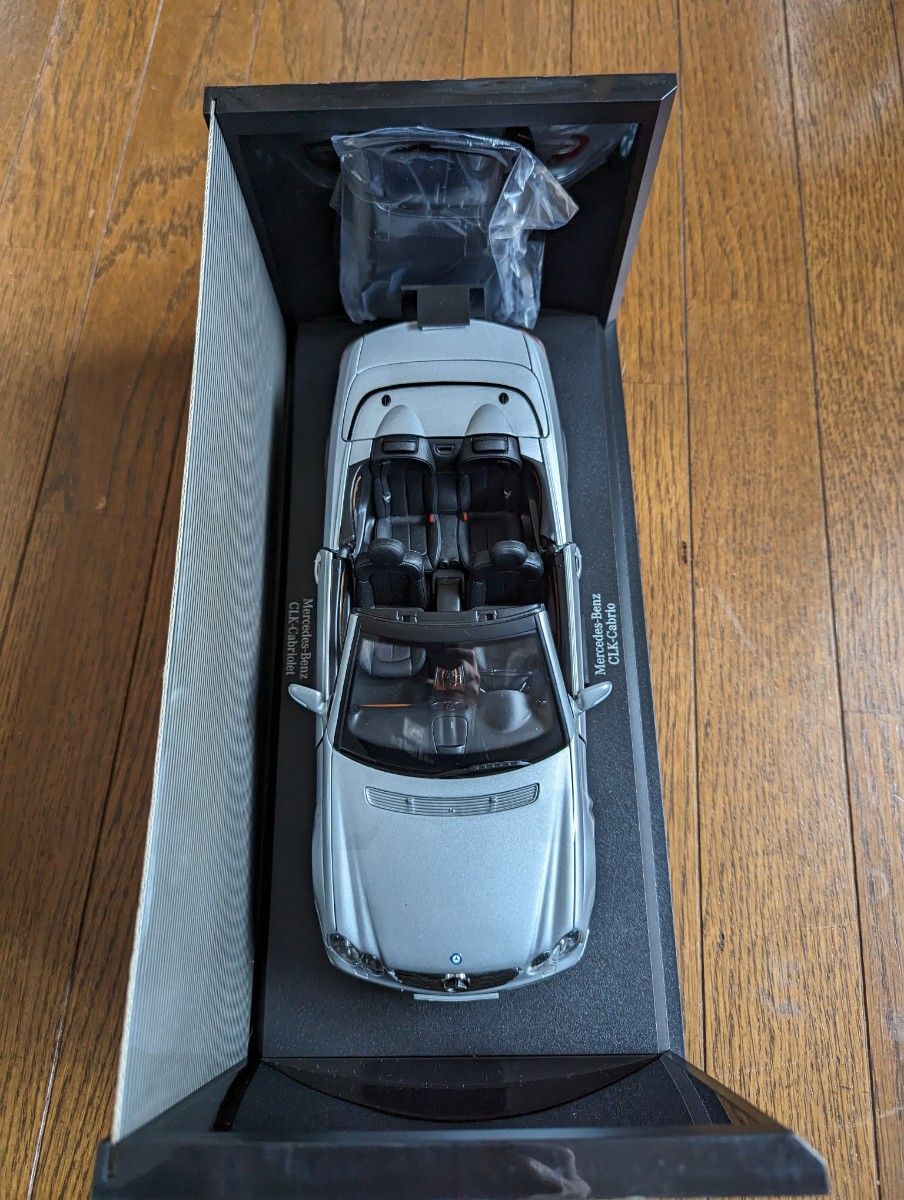 1/18メルセデス・ベンツ　CLK-Cabrio