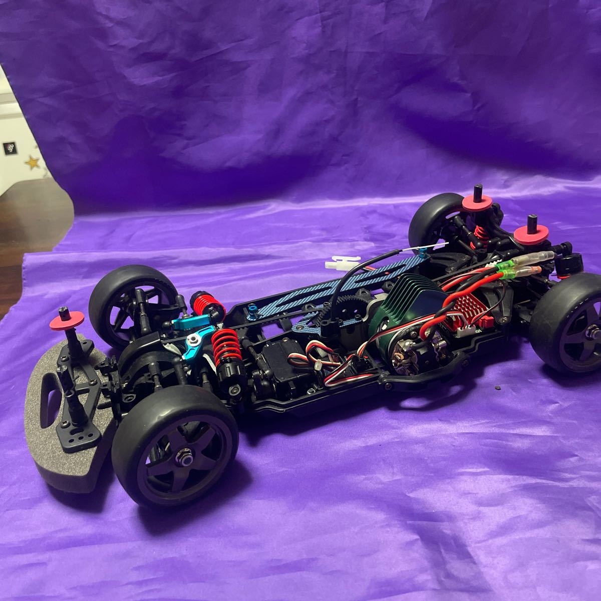 【極上美品】RCのハイパフォーマンス4WDカー！1/10RC _画像5