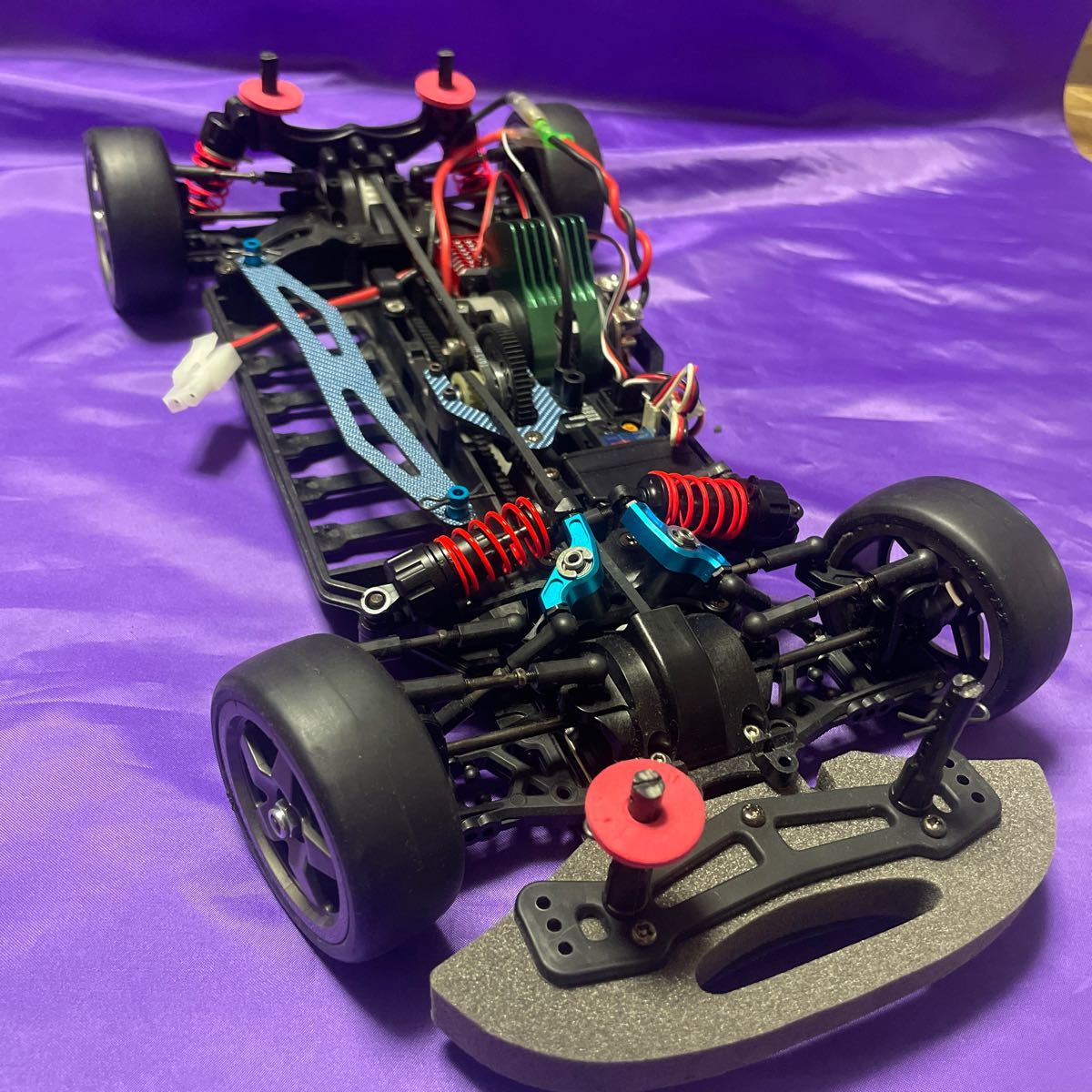 【極上美品】RCのハイパフォーマンス4WDカー！1/10RC _画像1