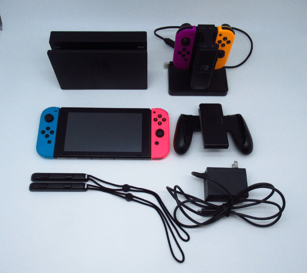 セット　ニンテンドースイッチ本体 HAC-001＋JOY-CON 充電スタンド＋ジョイコン(R）2台＋ジョイコン(L）2台　【4人同時プレー可能】_画像1