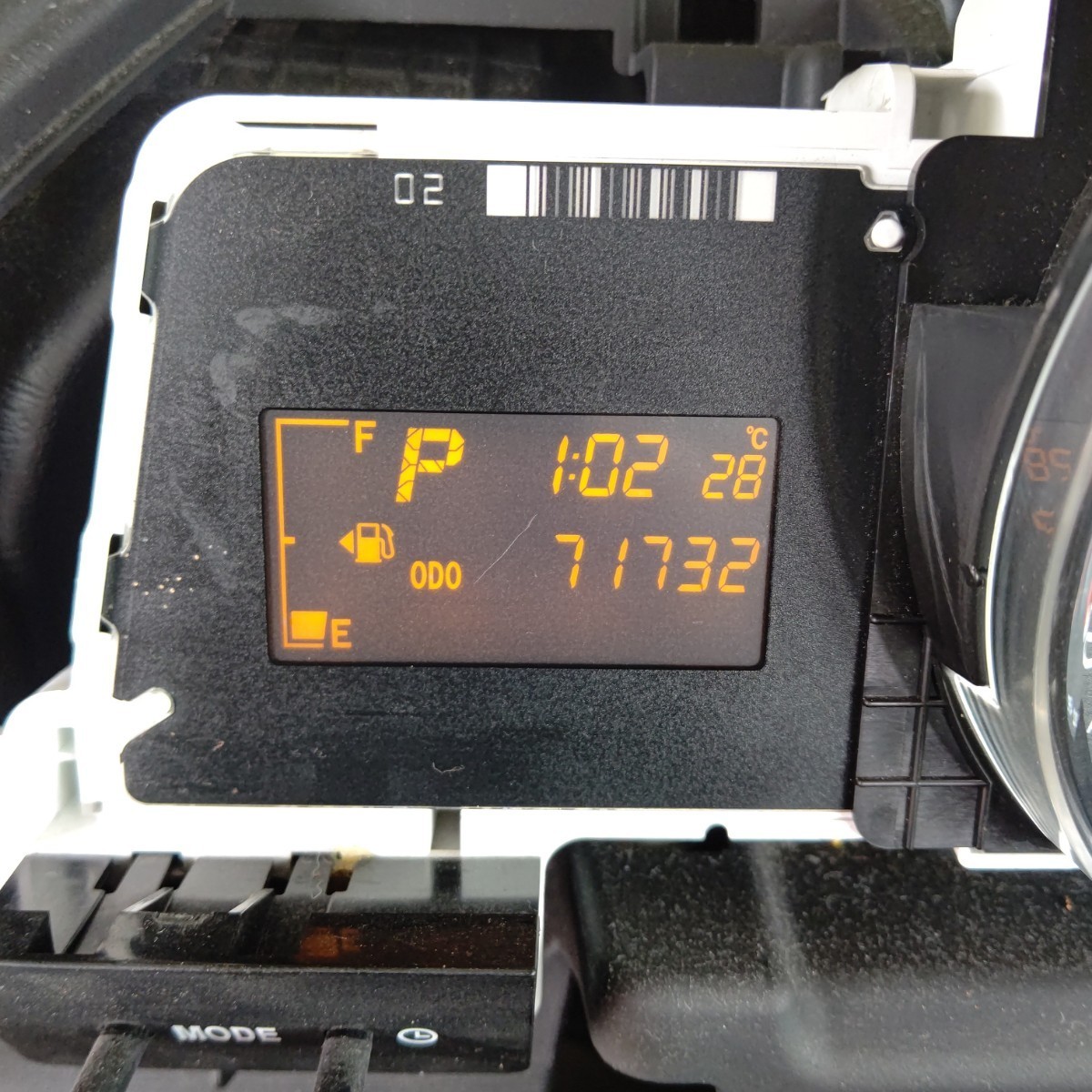トヨタ純正 KGJ10 iQ スピードメーター 71732キロ_画像9